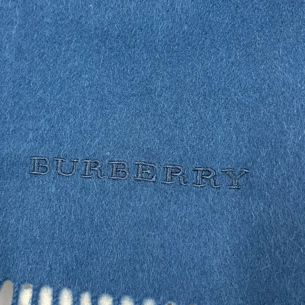 Authenticated Burberry 100% Cashmere‎ Scarf